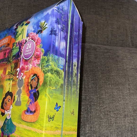 Disney Encanto 24 Days of Surprises w/ entire Family 🪄 - Picture 4 of 6